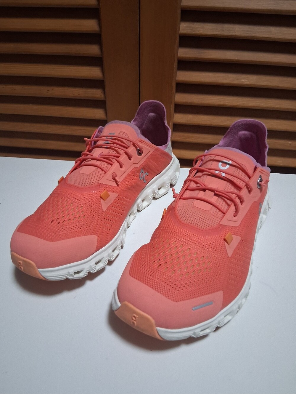 On Cloud 6 Coast Salmon Pearl Women's Sneaker * Size: 8.5 - Picture 3 of 7